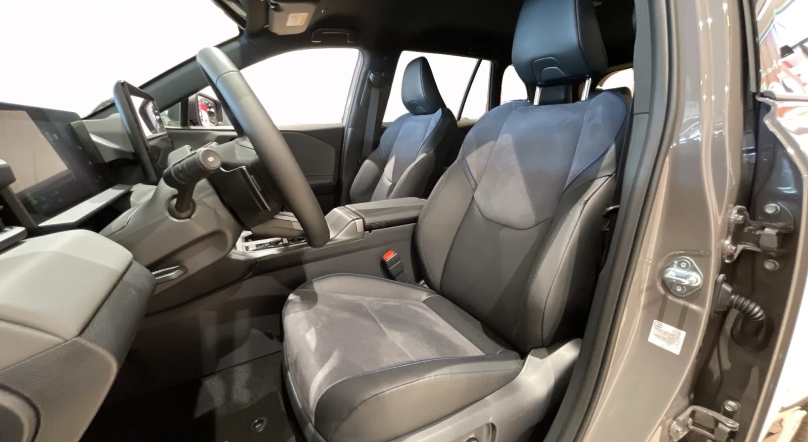 Toyota Rav4 PLUG-IN* HEAD-UP* MEMORY* DISTR*  | Mobile.bg � ����������� 8