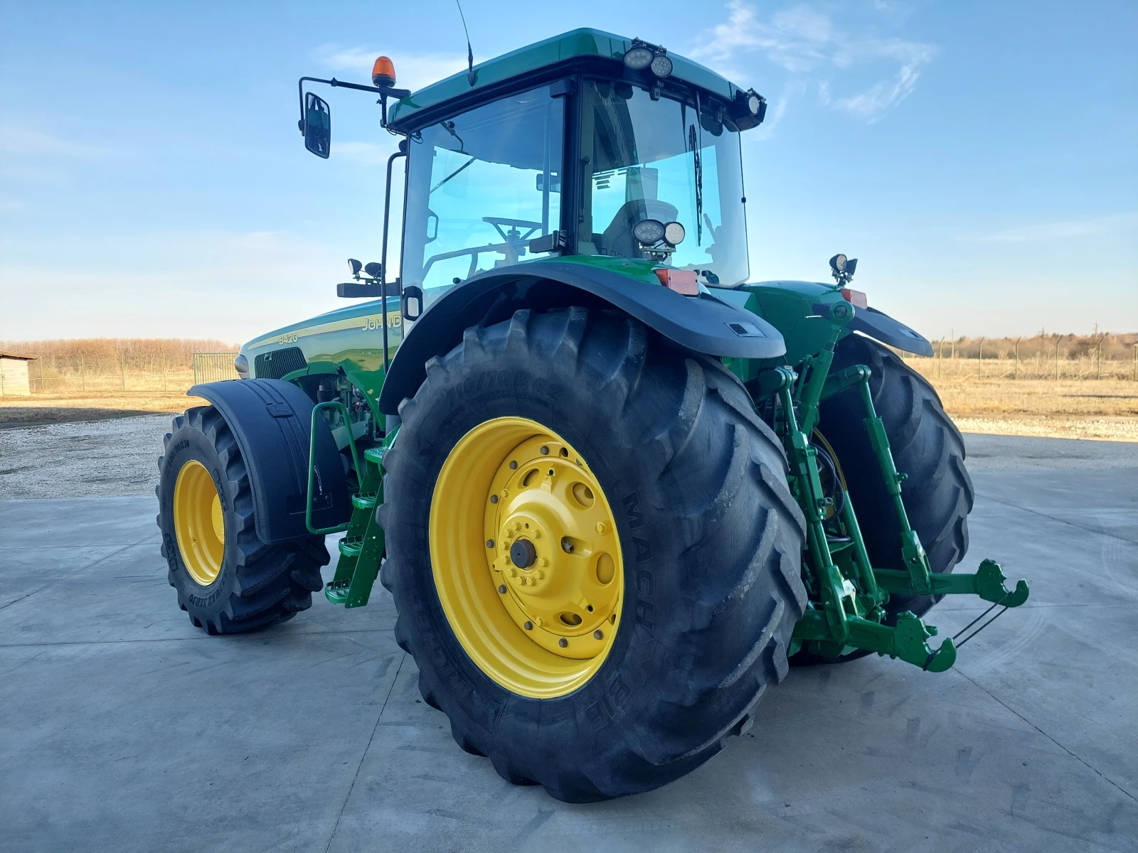 Трактор John Deere 8420 Powerschift, снимка 3 - Селскостопанска техника - 55937650
