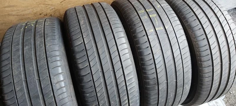 Гуми Летни 245/45R18, снимка 1 - Гуми и джанти - 31359579