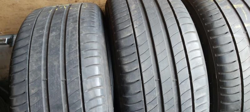 Гуми Летни 245/45R18, снимка 3 - Гуми и джанти - 31359579