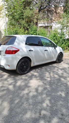 Toyota Auris 1.33 VVT-i, 99 к.с, Закупена от БГ, Сменена Верига, снимка 2