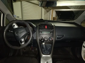 Toyota Auris 1.33 VVT-i, 99 к.с, Закупена от БГ, Сменена Верига, снимка 3