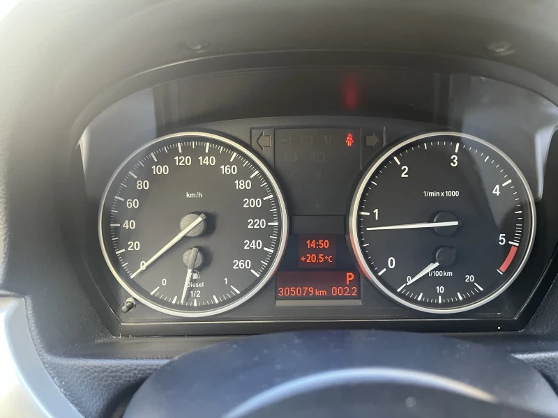 BMW 320 xDrive, снимка 16 - Автомобили и джипове - 52474490