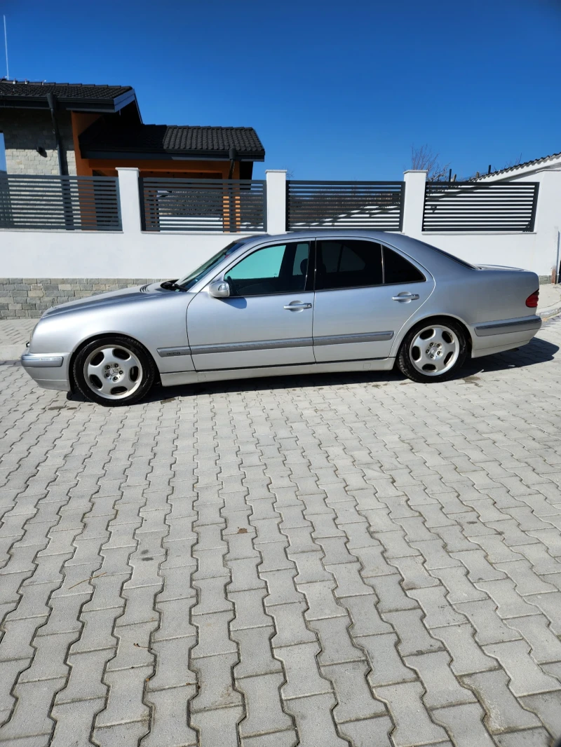 Mercedes-Benz E 320, снимка 4 - Автомобили и джипове - 51853736