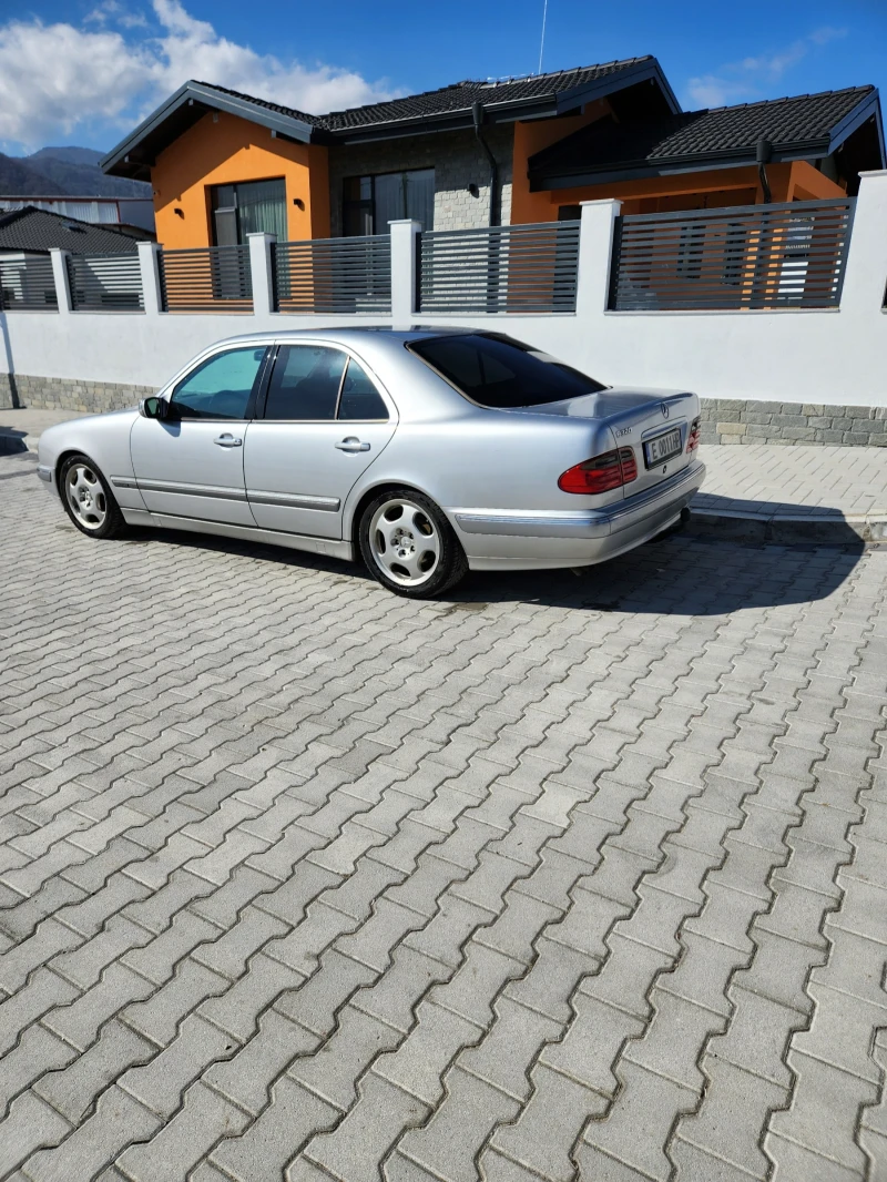 Mercedes-Benz E 320, снимка 2 - Автомобили и джипове - 51853736