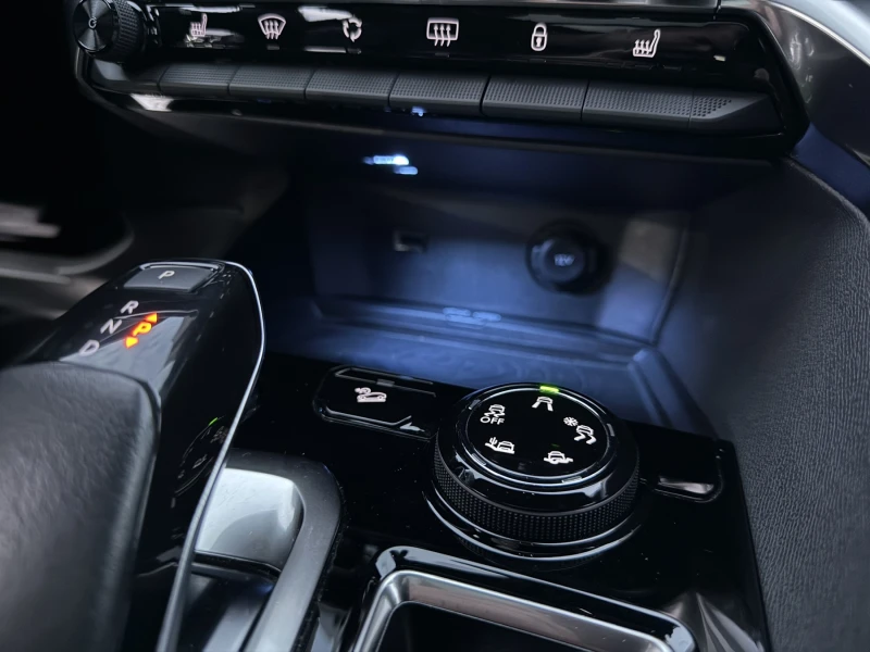 Peugeot 3008 GT LINE 1.5HDI 130hp , снимка 13 - Автомобили и джипове - 51952589