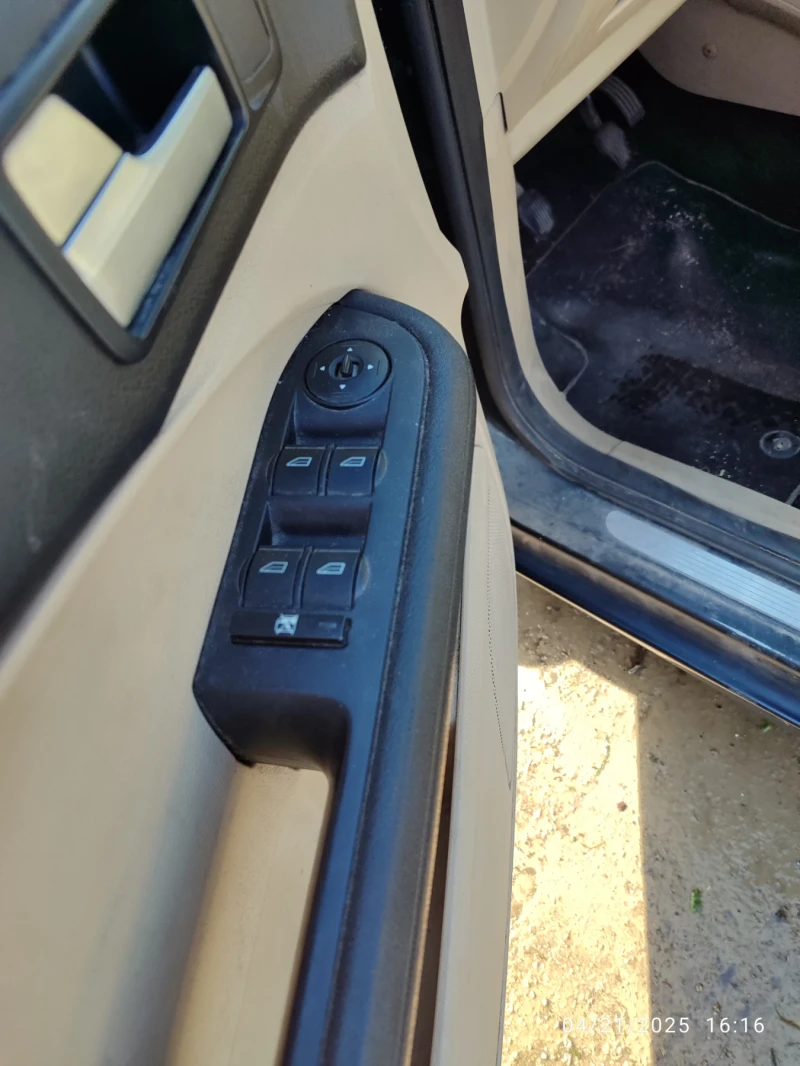 Ford C-max GHIA, снимка 8 - Автомобили и джипове - 53055290