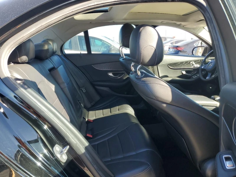 Mercedes-Benz C 300, снимка 10 - Автомобили и джипове - 53502264