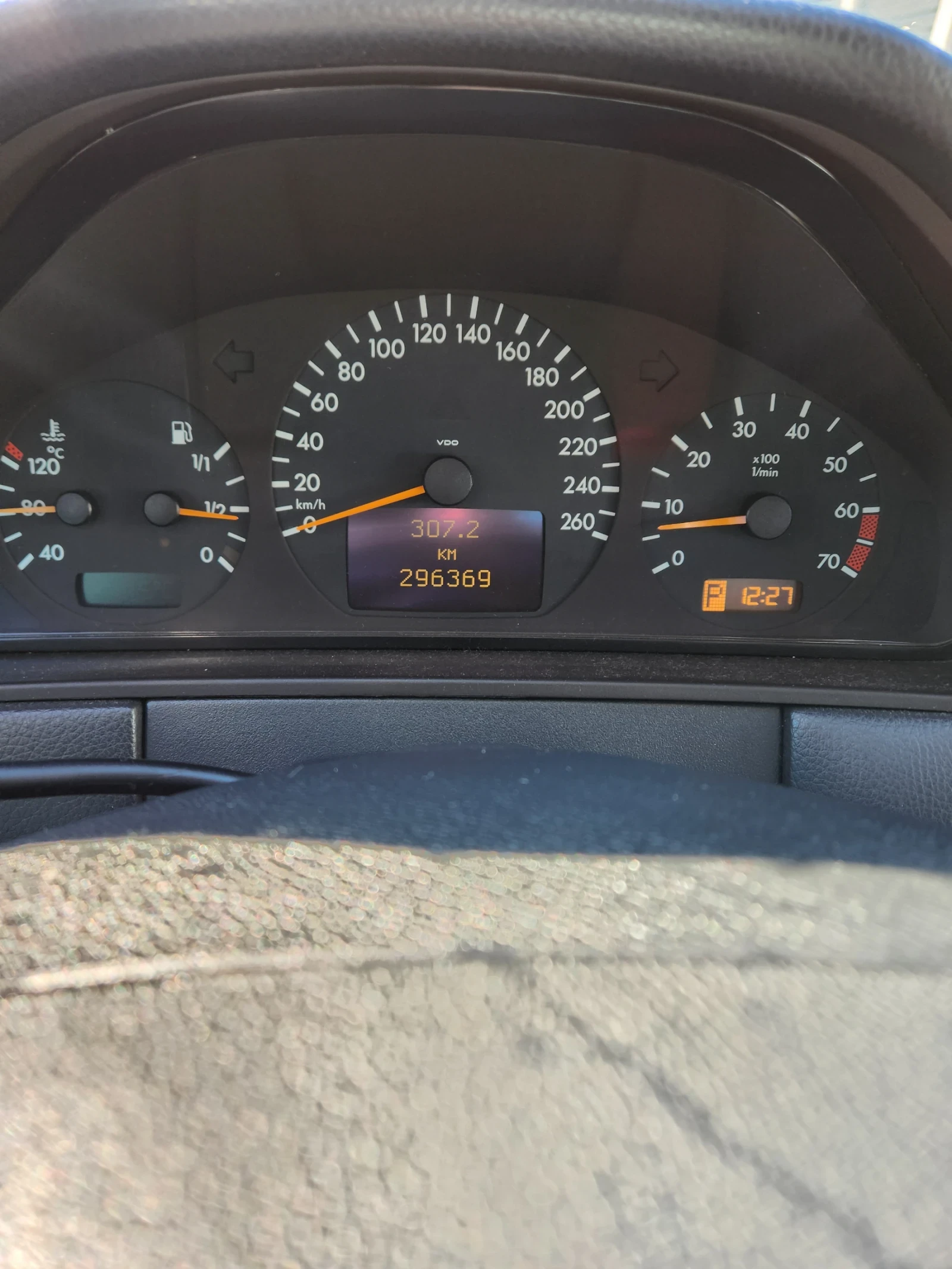 Mercedes-Benz E 320  - изображение 6