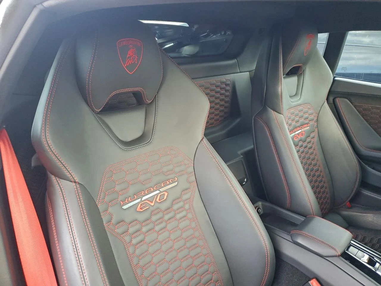 Lamborghini Huracan EVO* AWD* CARBON CERAMIC*  - изображение 10