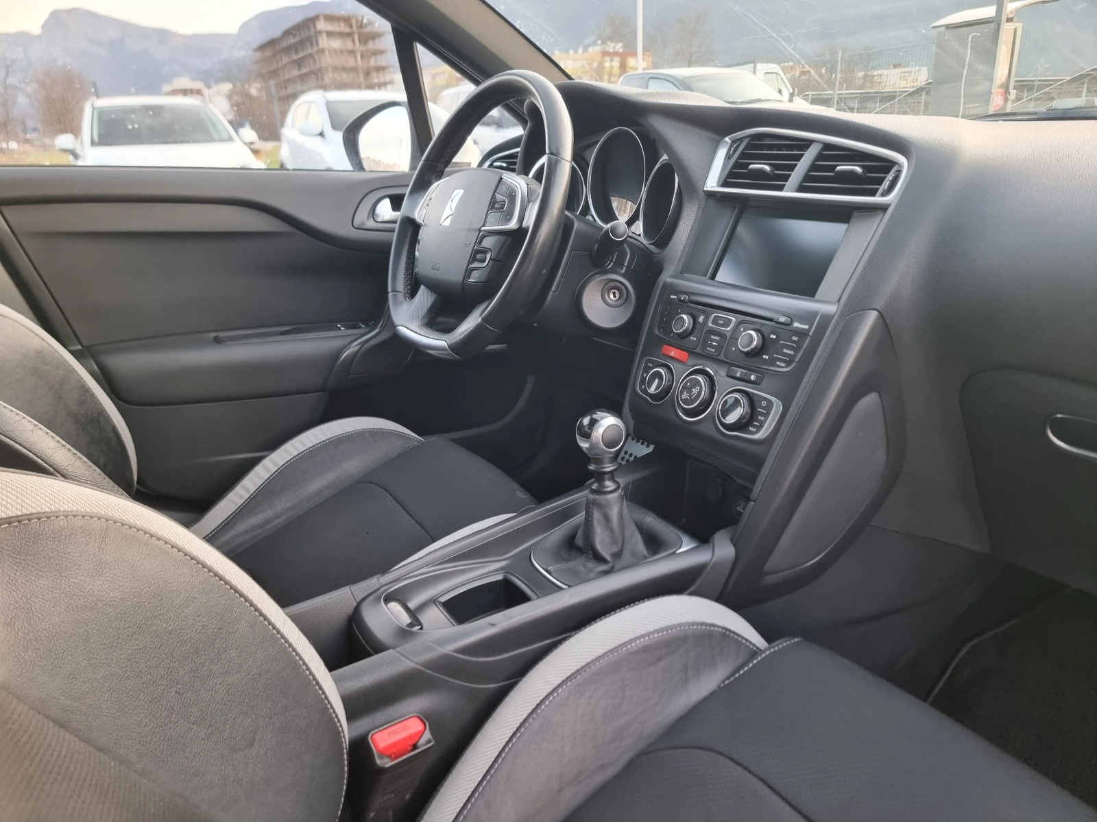 Citroen DS4 1.6HDI, снимка 16 - Автомобили и джипове - 53779018