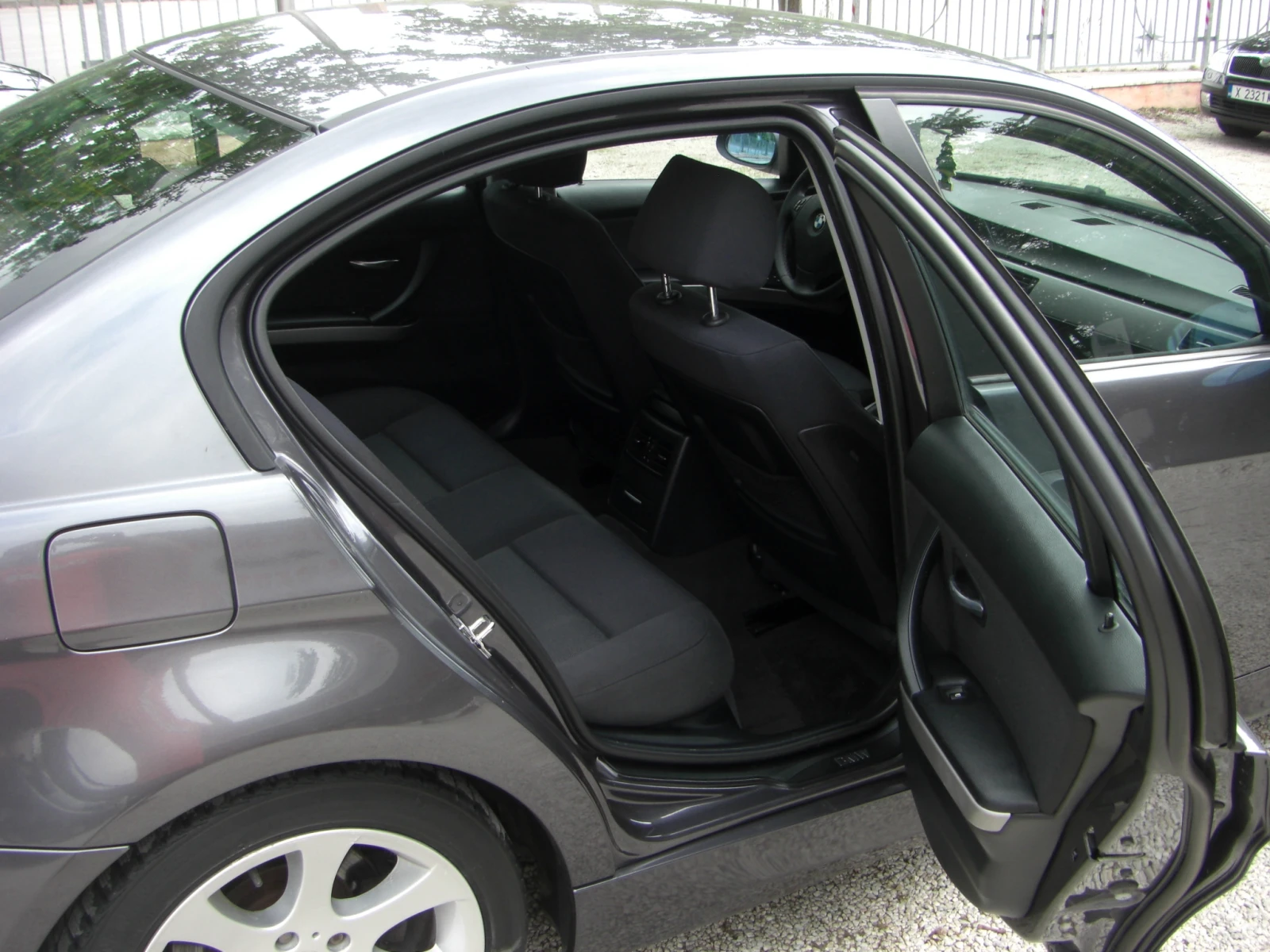 BMW 320 i 6ck. 150k.c, снимка 14 - Автомобили и джипове - 53955836