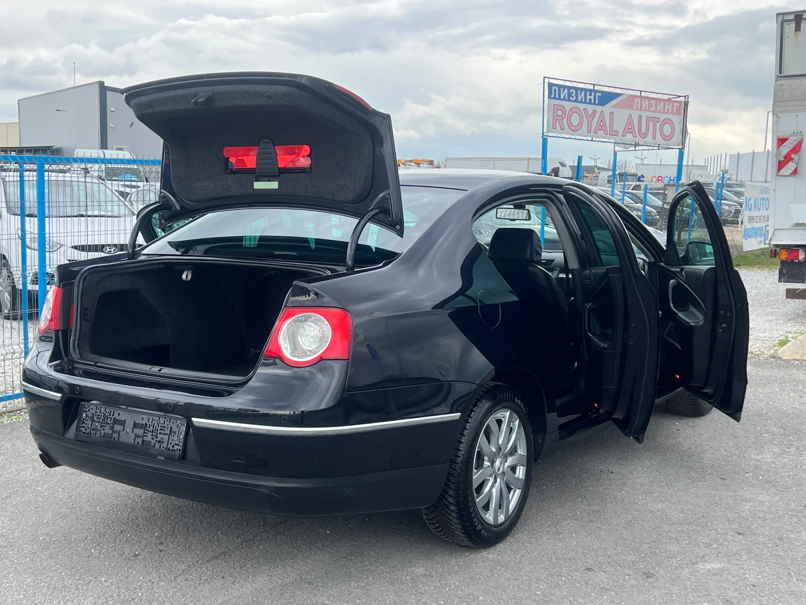 VW Passat ЛИЗИНГ-КОЖА-НАВИ-КЛИМА-ТОП, снимка 13 - Автомобили и джипове - 54008505