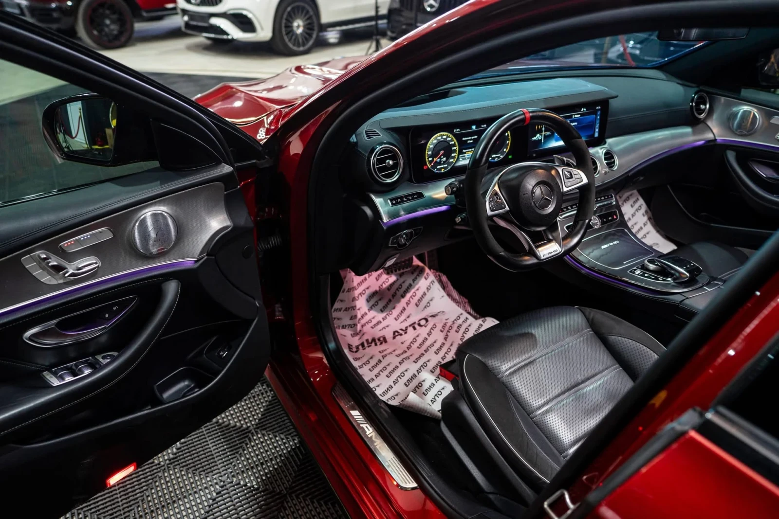 Mercedes-Benz E 63 AMG S 4MATIC+ ПАНО BURM HUD 360 ЛИЗИНГ 100%, снимка 11 - Автомобили и джипове - 54446976