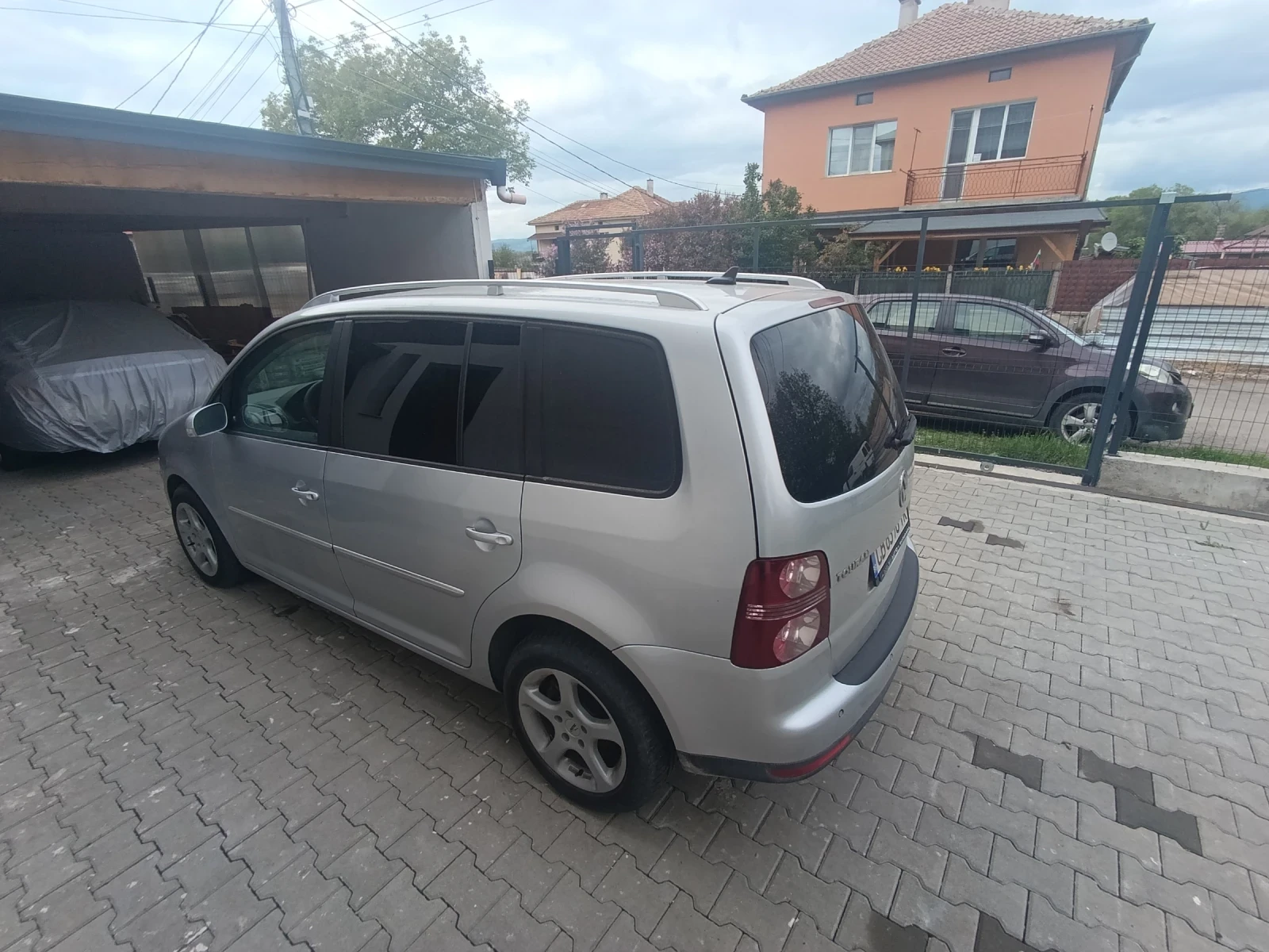 VW Touran, снимка 4 - Автомобили и джипове - 54496304