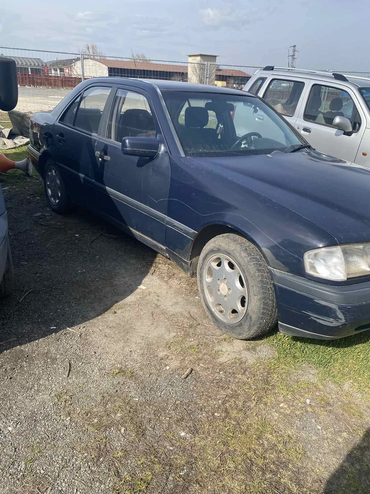 Mercedes-Benz C 180, снимка 3 - Автомобили и джипове - 55064009