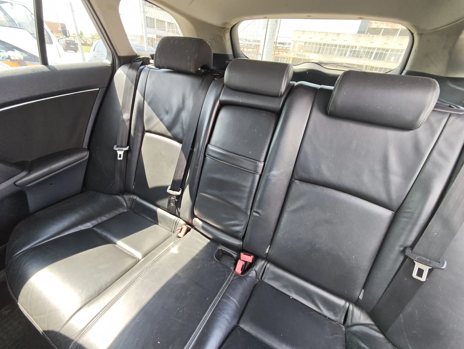 Toyota Avensis, снимка 11 - Автомобили и джипове - 55295540
