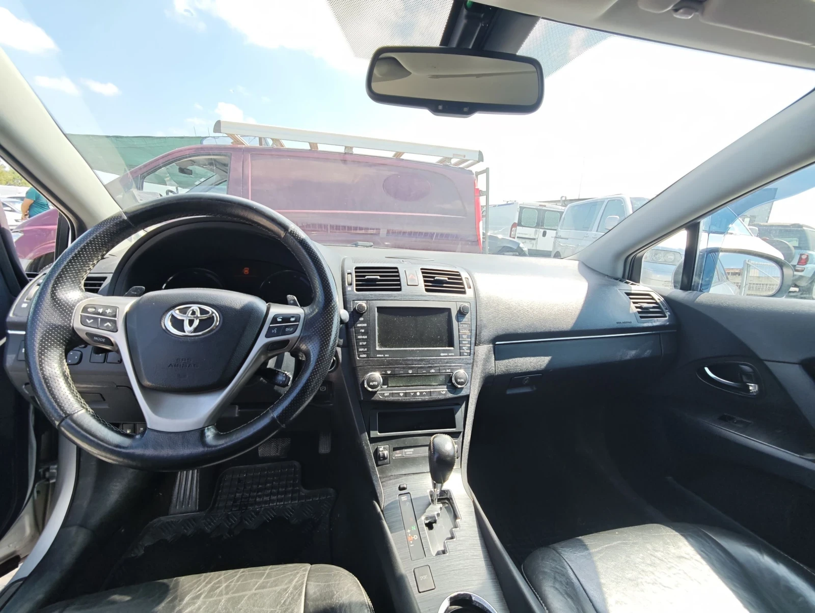 Toyota Avensis, снимка 12 - Автомобили и джипове - 55295540