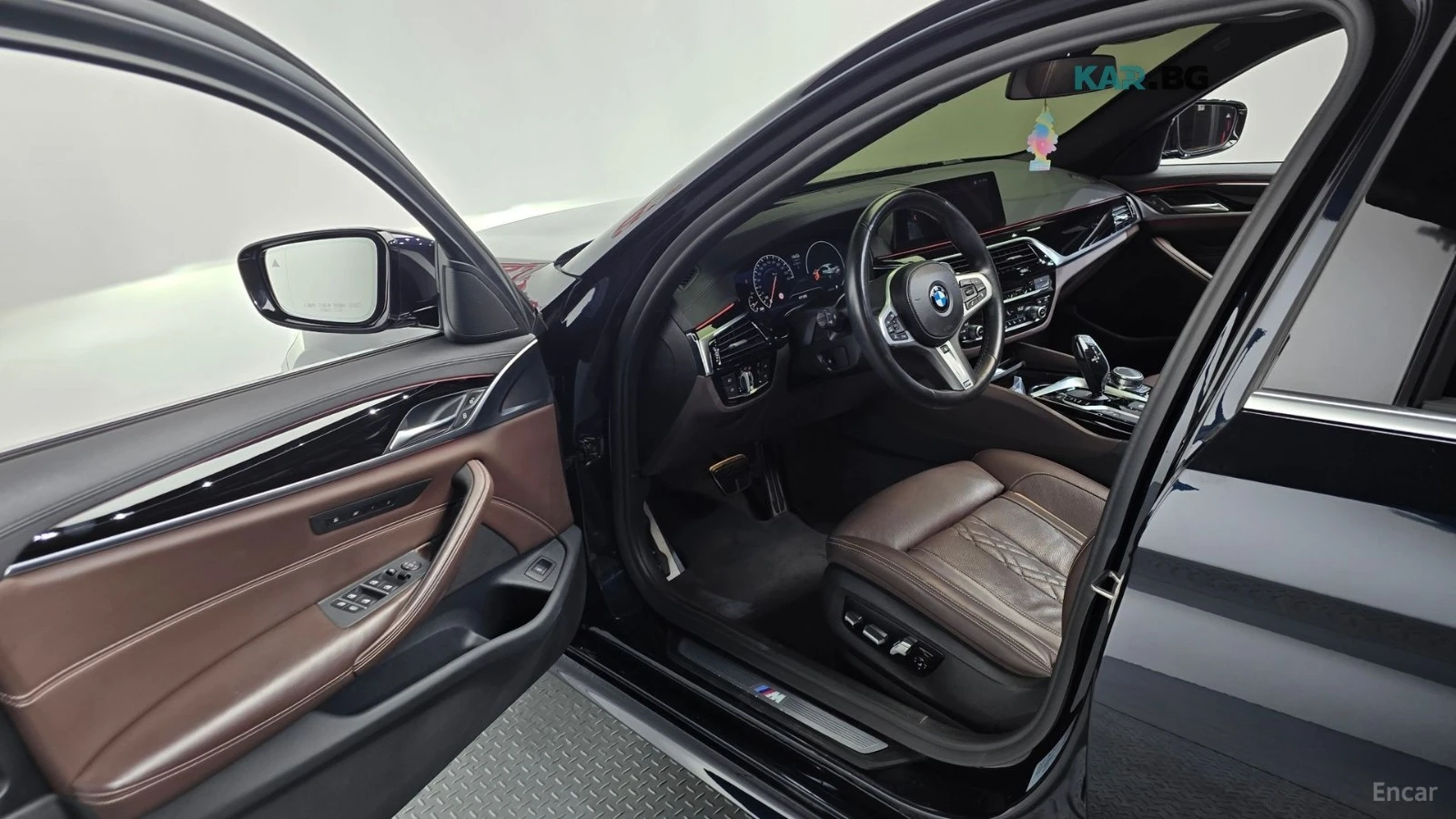 BMW 530 xDrive M Sport Plus* HUD* 360* ОБДУХ* НАВИ* ПАНО, снимка 9 - Автомобили и джипове - 56047818