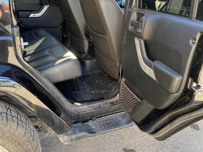 Jeep Wrangler 2017 Sahara * CARFAX * БЕЗ ПЪРВОНАЧАЛНА ВНОСКА, снимка 10 - Автомобили и джипове - 52831601