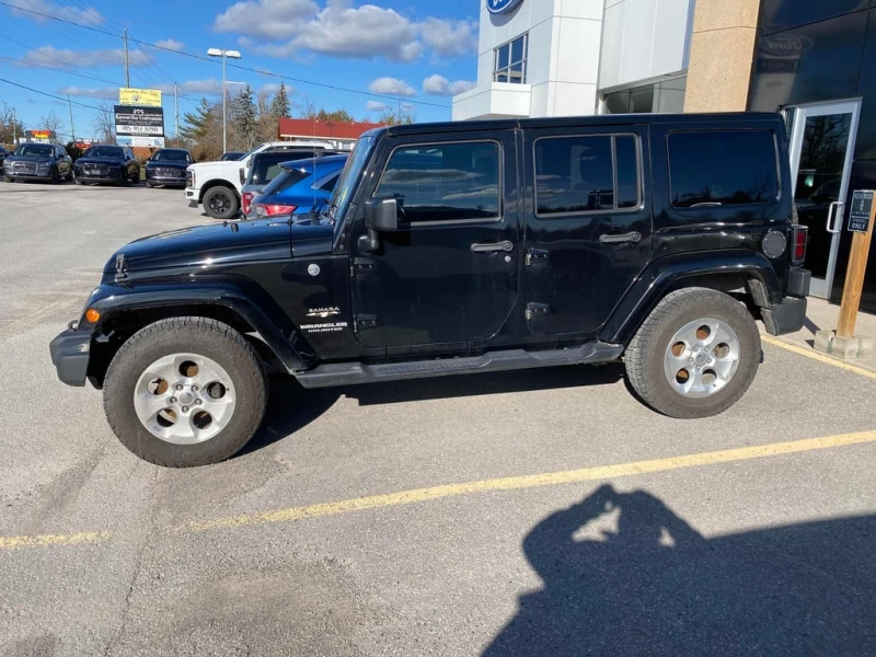 Jeep Wrangler 2017 Sahara * CARFAX * БЕЗ ПЪРВОНАЧАЛНА ВНОСКА, снимка 3 - Автомобили и джипове - 52831601