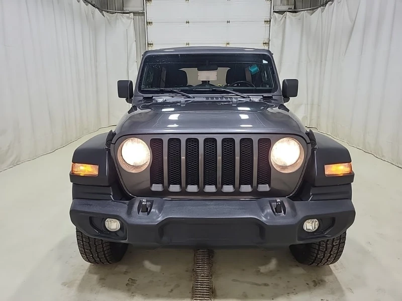 Jeep Wrangler * UNLIMITED SPORT * CARFAX * , снимка 8 - Автомобили и джипове - 52959157