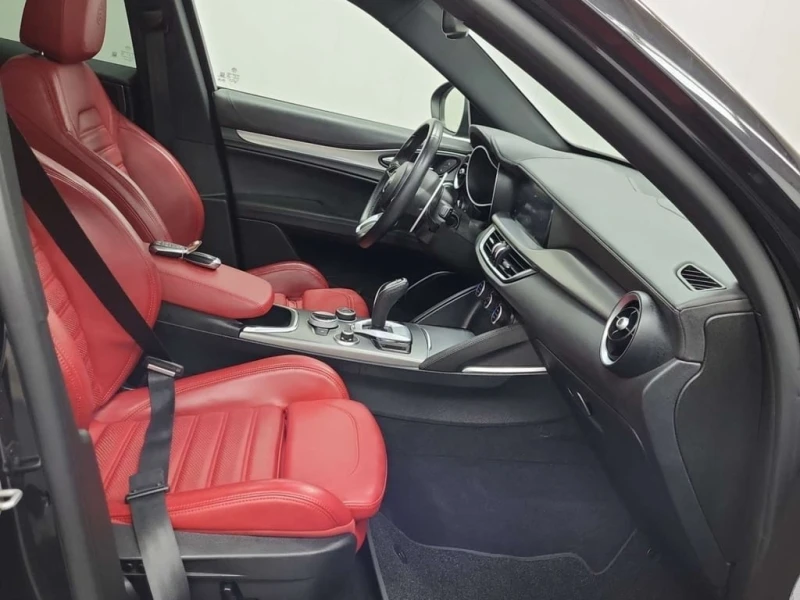 Alfa Romeo Stelvio * Ti Ti SPORT * CARFAX * БЕЗ ПЪРВОНАЧАЛНА ВНОСКА, снимка 13 - Автомобили и джипове - 53279351