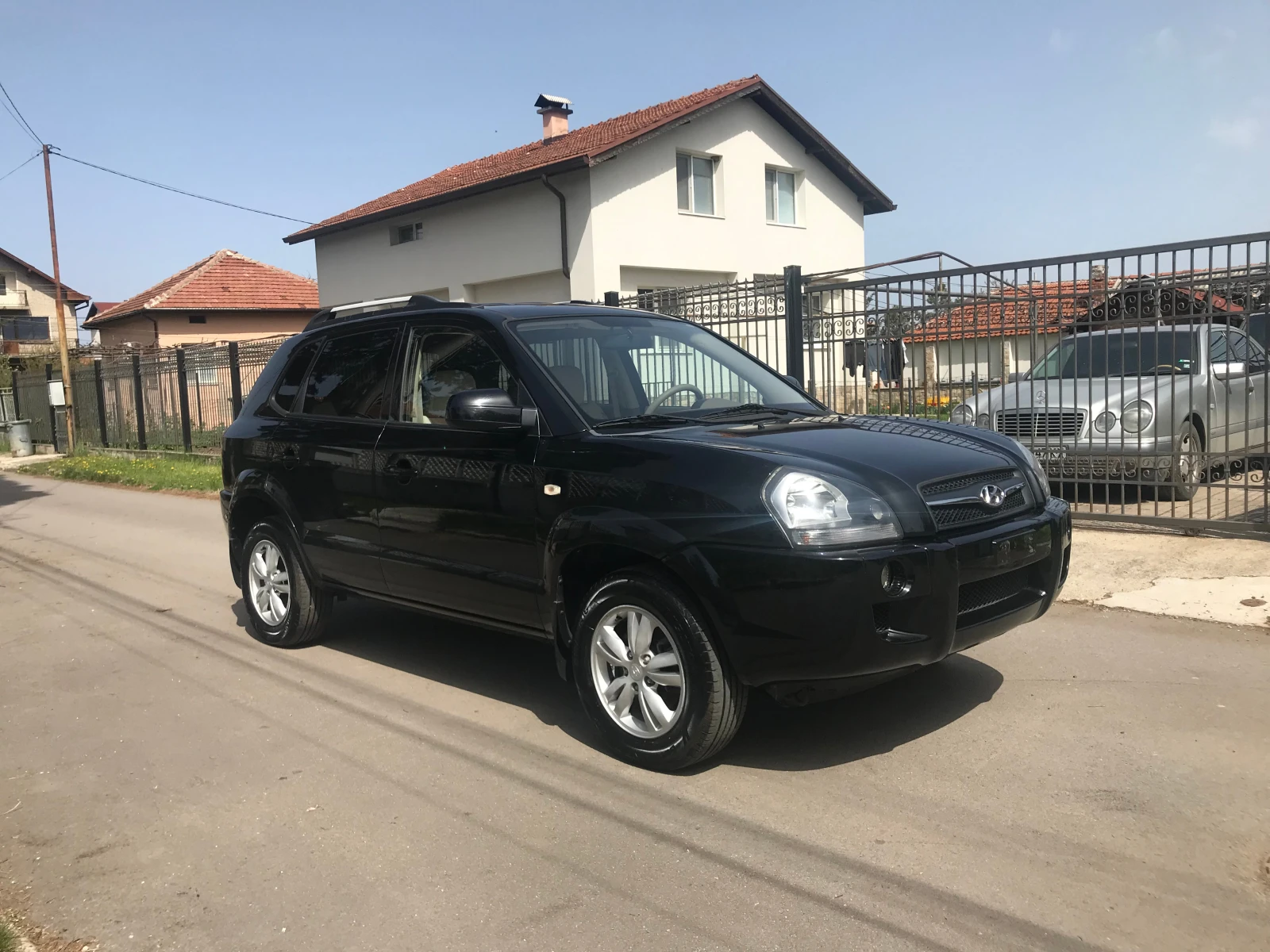 Hyundai Tucson 2.0 КАТО НОВ-ГАЗ+ БЕНЗИН-4?4 - изображение 3