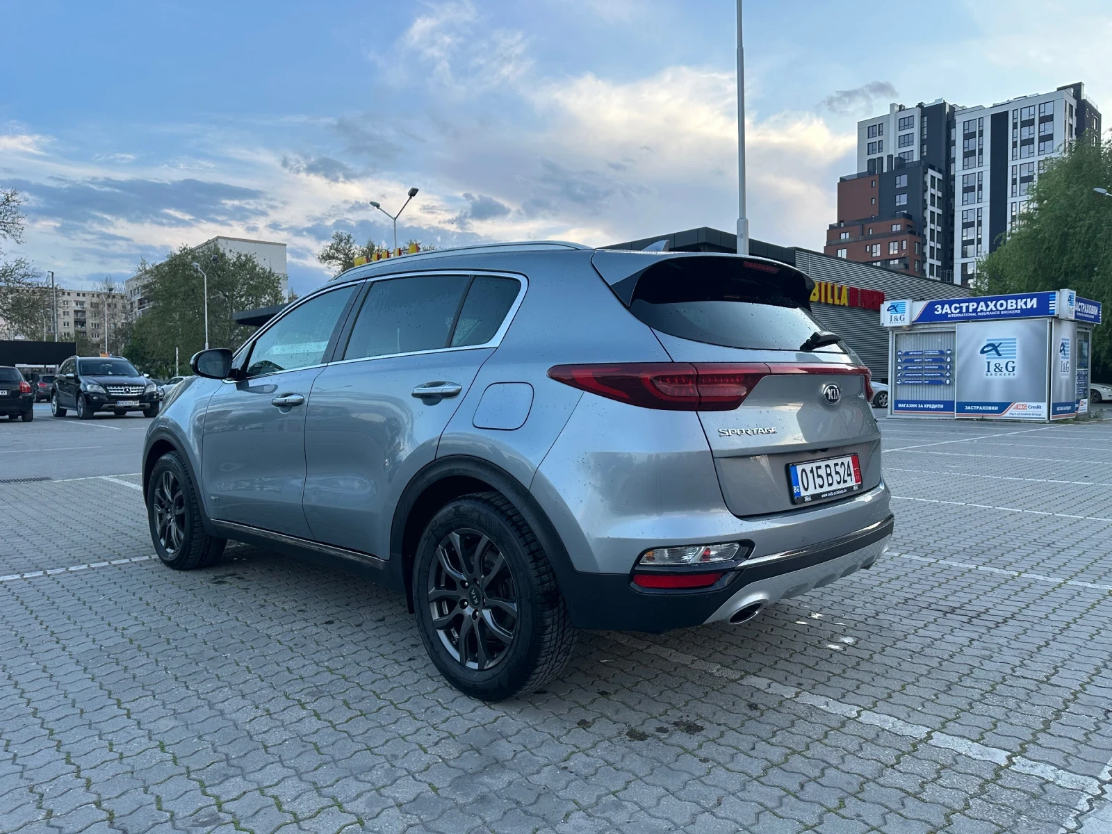 Kia Sportage GT Line 2.0 CRDI AWD - изображение 4
