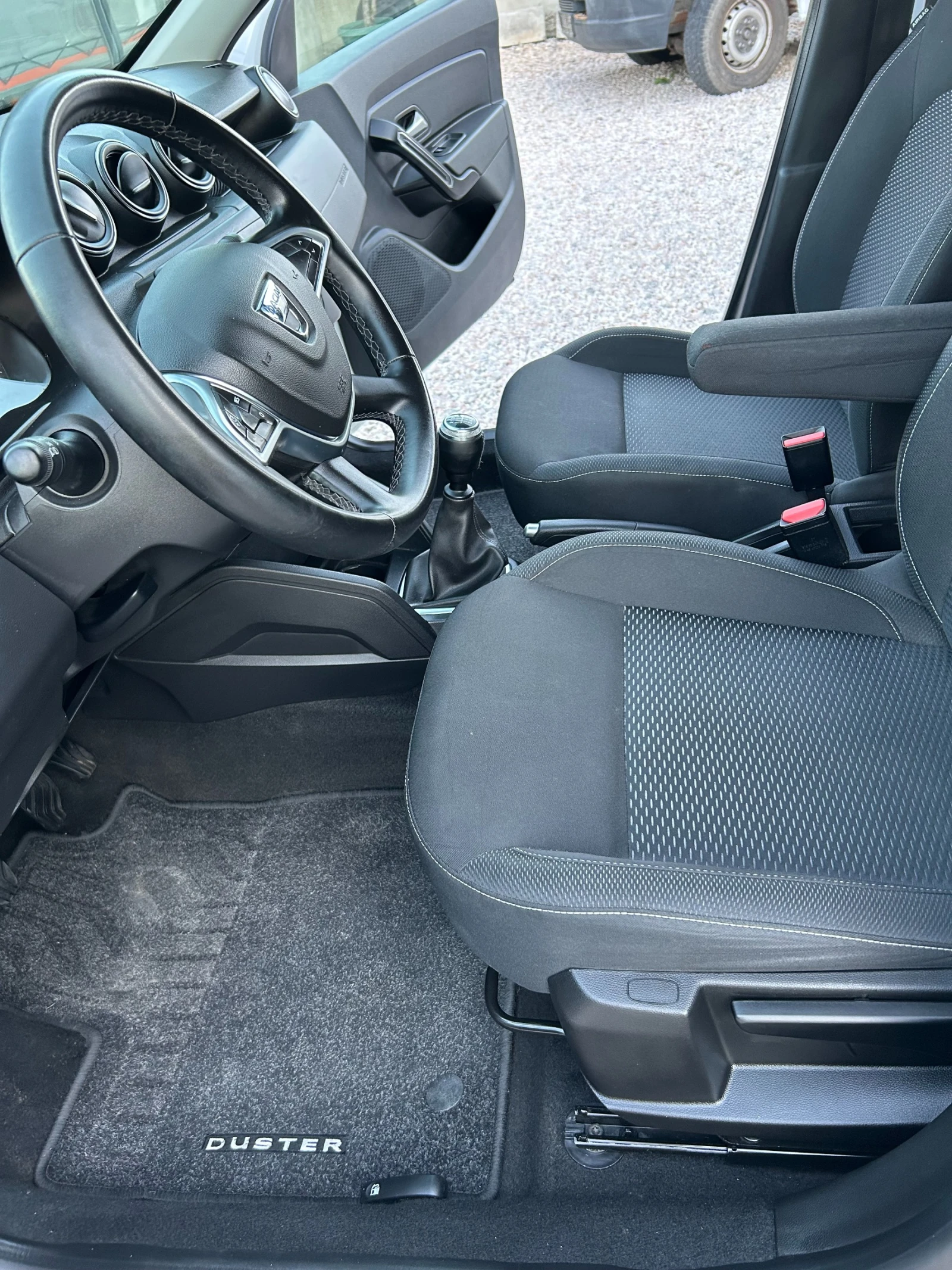 Dacia Duster 1.5 D 4х4 | Mobile.bg — изображение 12