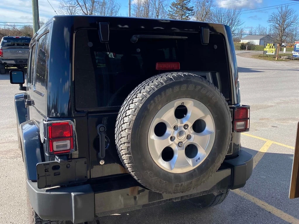 Jeep Wrangler 2017 Sahara * CARFAX * БЕЗ ПЪРВОНАЧАЛНА ВНОСКА - изображение 5