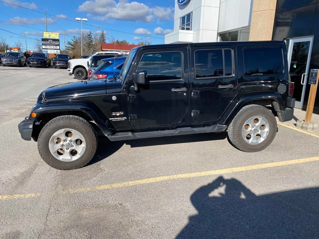 Jeep Wrangler 2017 Sahara * CARFAX * БЕЗ ПЪРВОНАЧАЛНА ВНОСКА - изображение 3