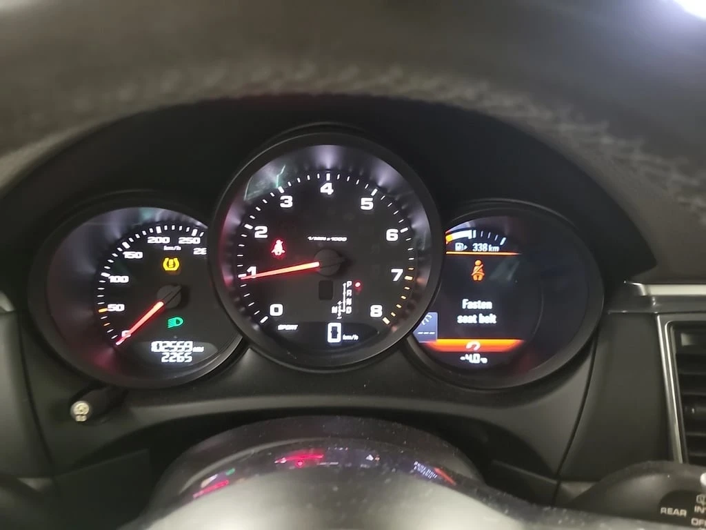 Porsche Macan * SPORT EDITION * CARFAX * ЦЕНА ДО БГ - изображение 10