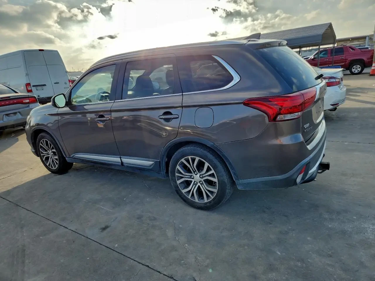 Mitsubishi Outlander SE - изображение 4