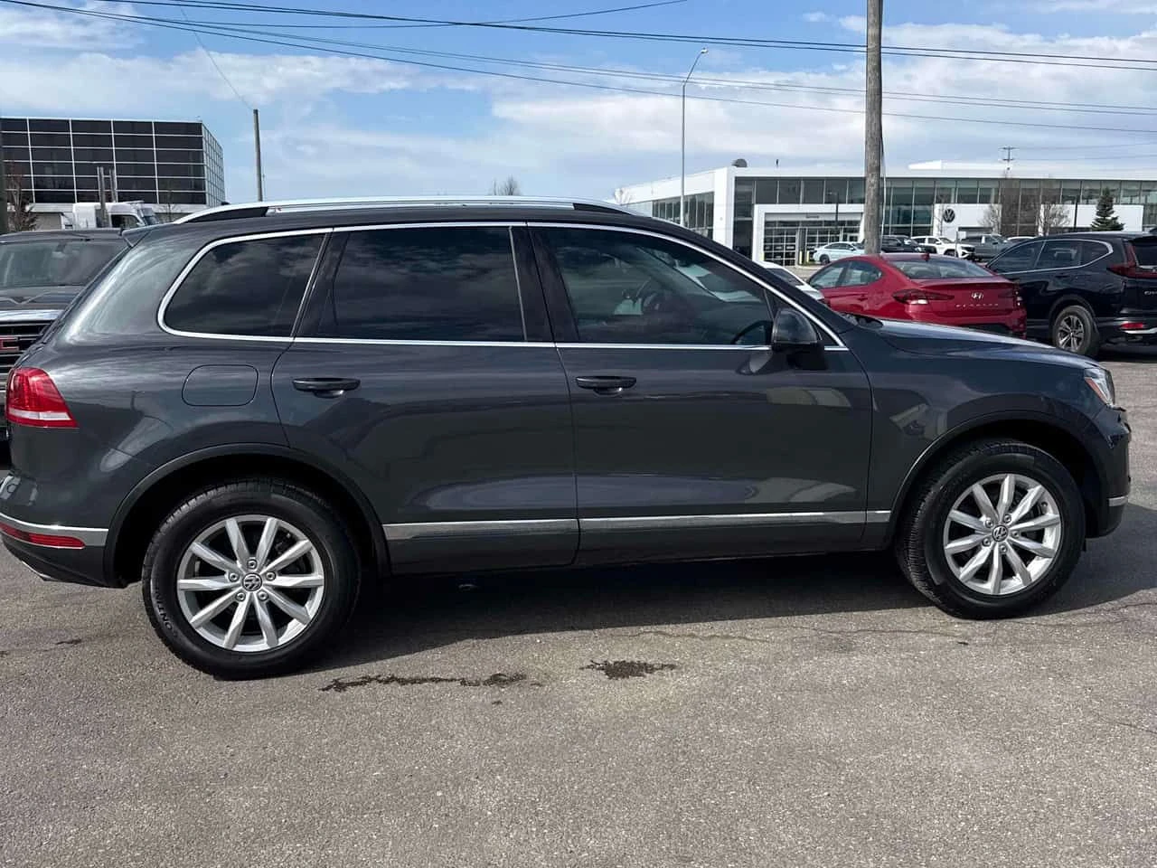 VW Touareg * 4dr V6 * 2 КЛЮЧА* PANO* KEYLESS* ПОДГРЕВ* , снимка 3 - Автомобили и джипове - 54382924