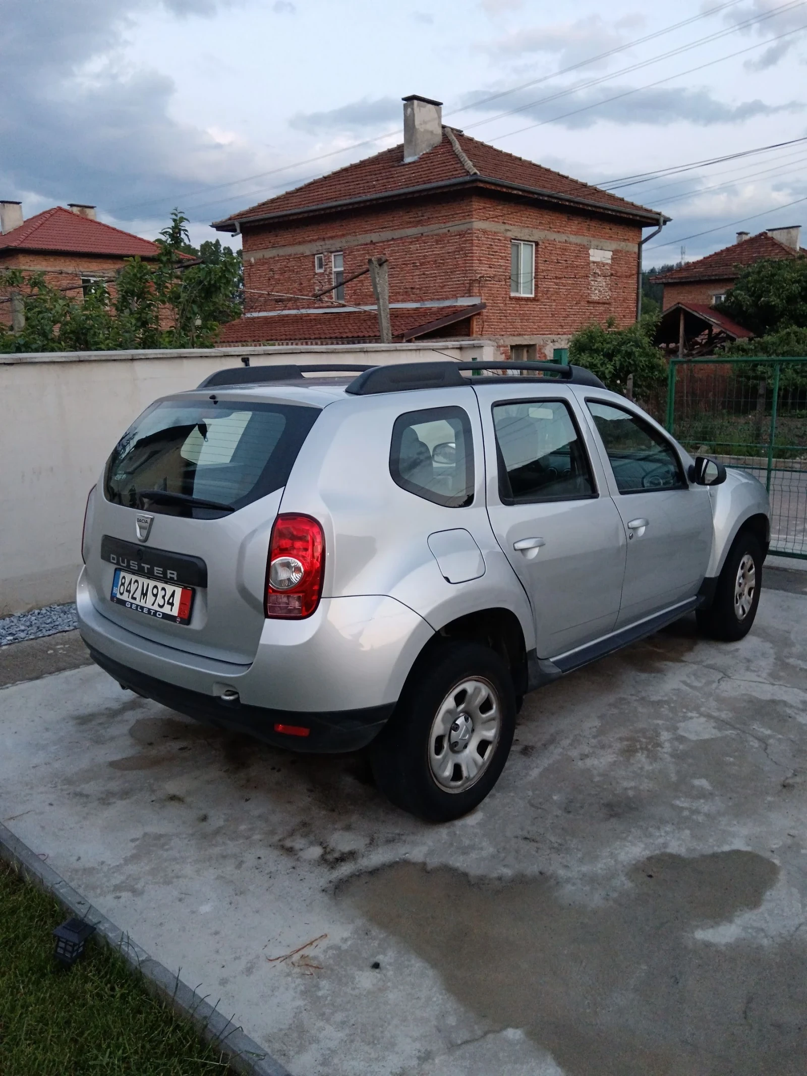 Dacia Duster, снимка 2 - Автомобили и джипове - 54633208