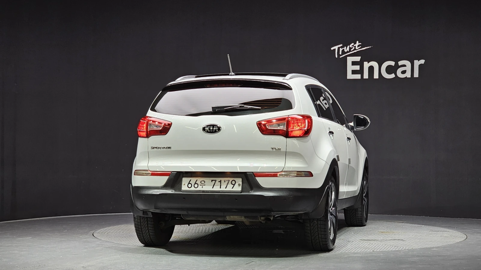Kia Sportage TLX* ПОДГРЕВ ВОЛАН* ЛЮК* КРАЙНА ЦЕНА, снимка 4 - Автомобили и джипове - 55496160