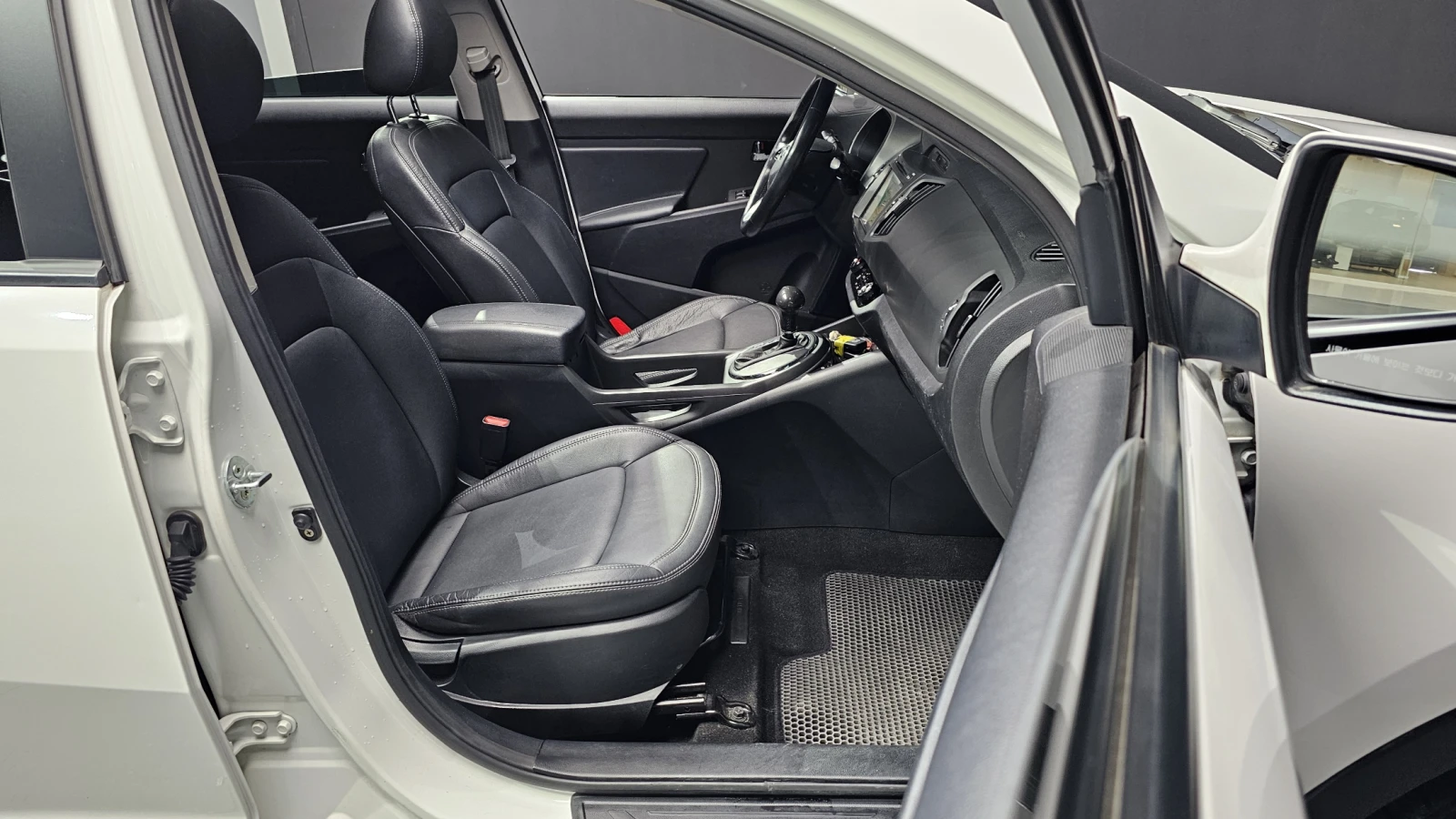 Kia Sportage TLX* ПОДГРЕВ ВОЛАН* ЛЮК* КРАЙНА ЦЕНА, снимка 10 - Автомобили и джипове - 55496160