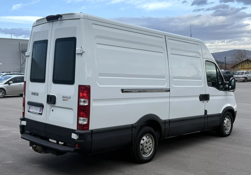 Iveco Daily 35S18V Темпомат Клима Камера, снимка 4 - Бусове и автобуси - 49508035