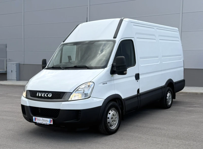 Iveco Daily 35S18V Темпомат Клима Камера, снимка 1 - Бусове и автобуси - 49508035