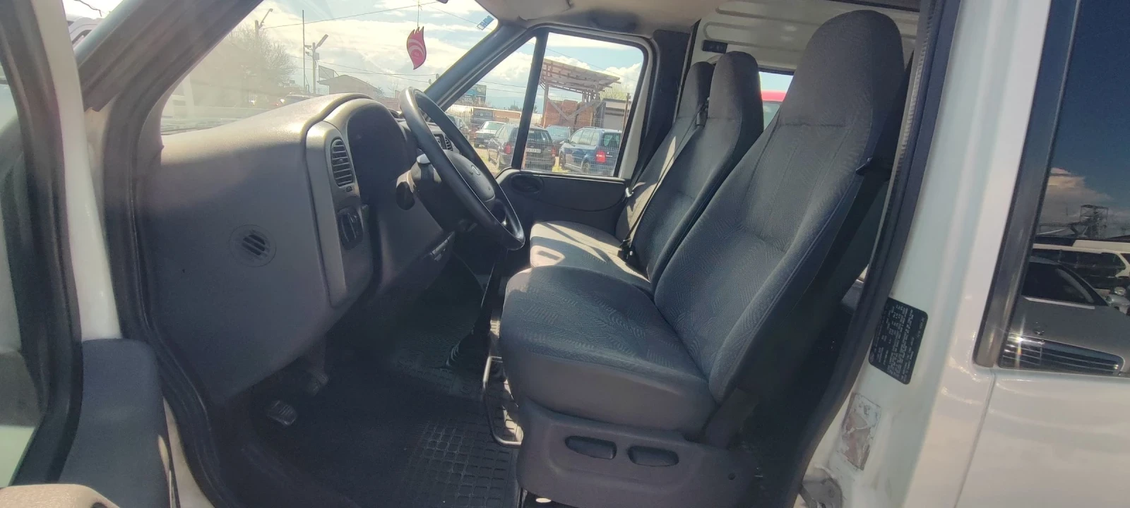 Ford Transit 2.4 90T330 klima - изображение 9