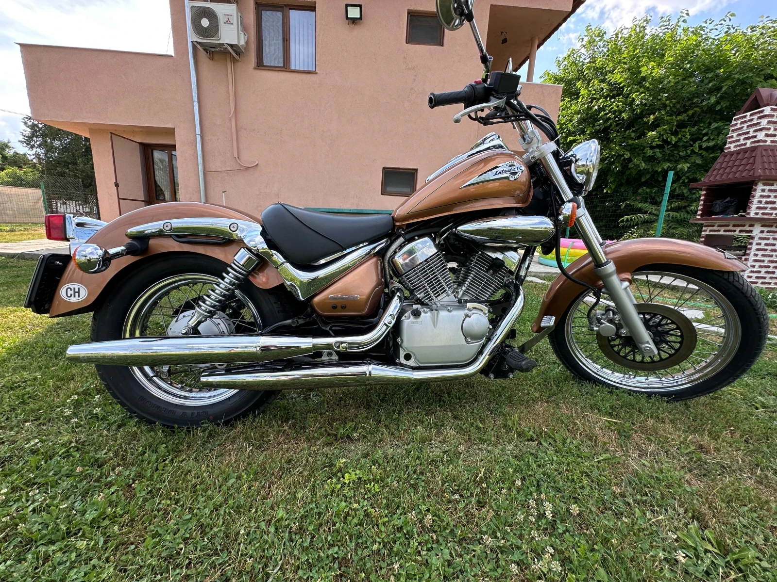 Suzuki Intruder 125LC, снимка 3 - Мотоциклети и мототехника - 54981351