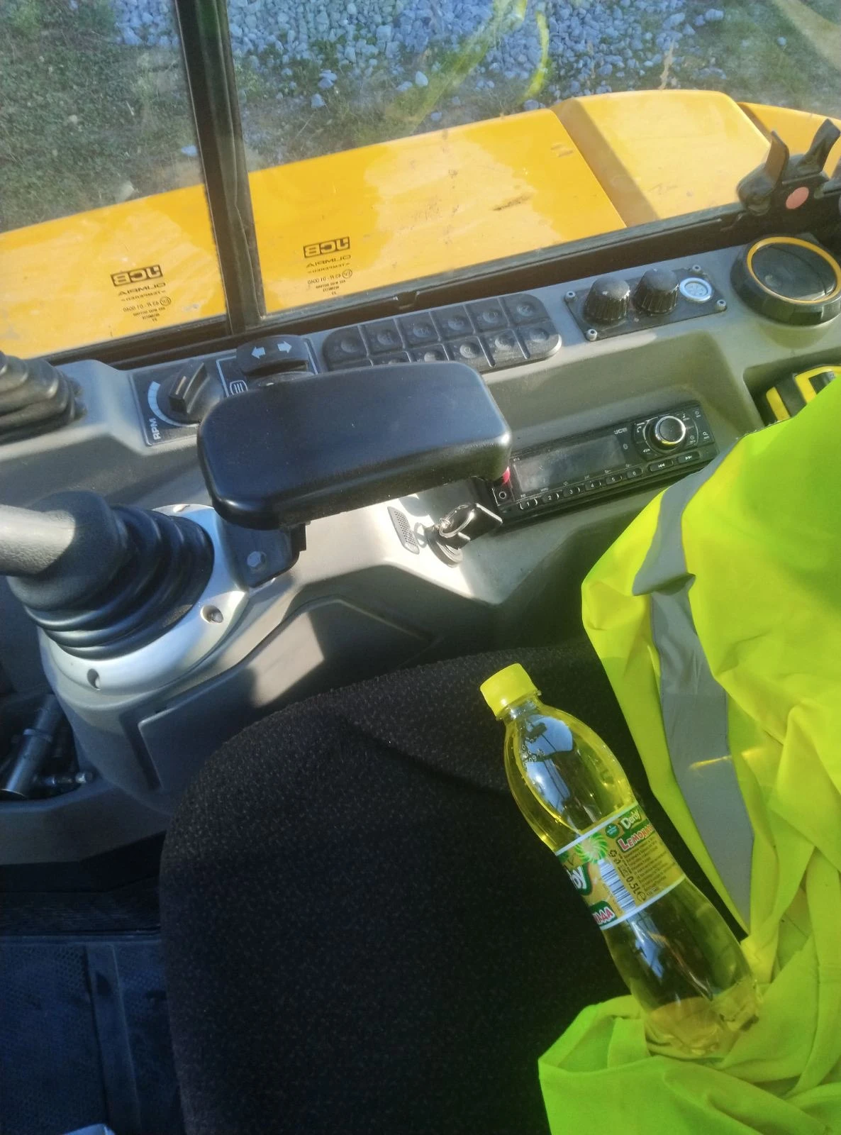 Багер JCB 35Z-1, снимка 8 - Индустриална техника - 56534151