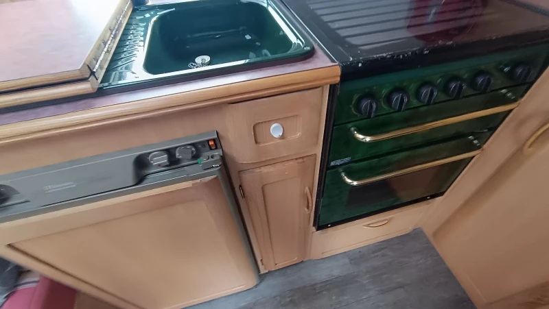 Каравана ABI Brooklyn 500/4, снимка 4 - Каравани и кемпери - 52725094