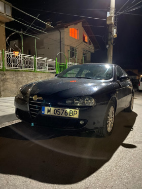Alfa Romeo 147, снимка 1 - Автомобили и джипове - 45934828