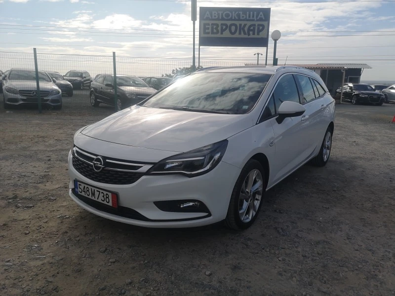 Opel Astra sport tourer, снимка 1 - Автомобили и джипове - 42511960