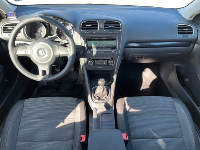 VW Golf 1.6 TDI , снимка 7 - Автомобили и джипове - 48016029