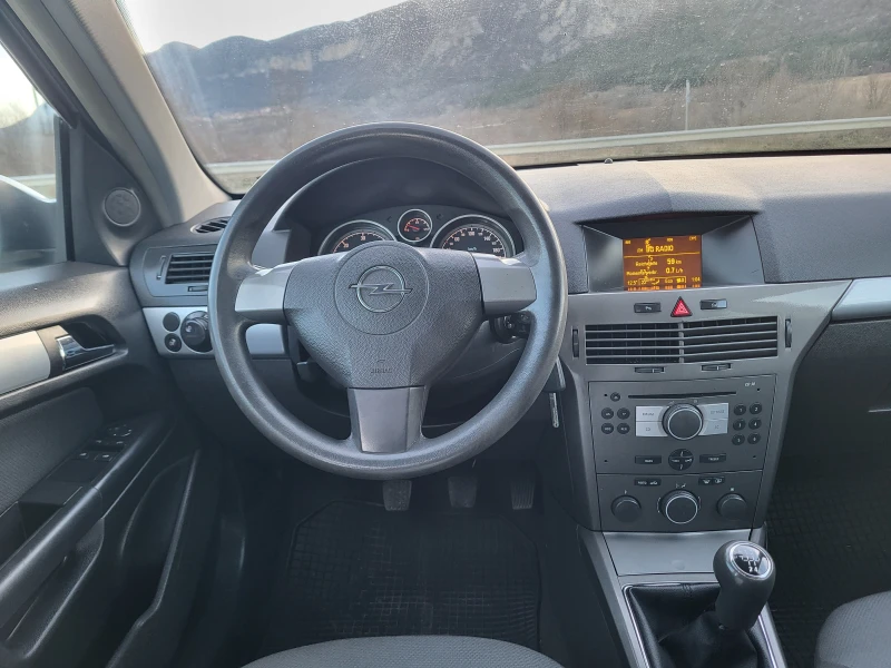 Opel Astra 1.7CDTi, снимка 15 - Автомобили и джипове - 48853440