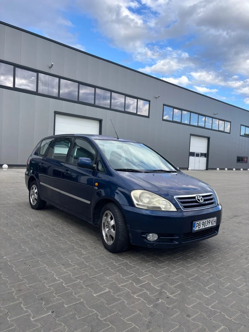 Toyota Avensis verso 2.0 D-4D, снимка 2 - Автомобили и джипове - 52674285