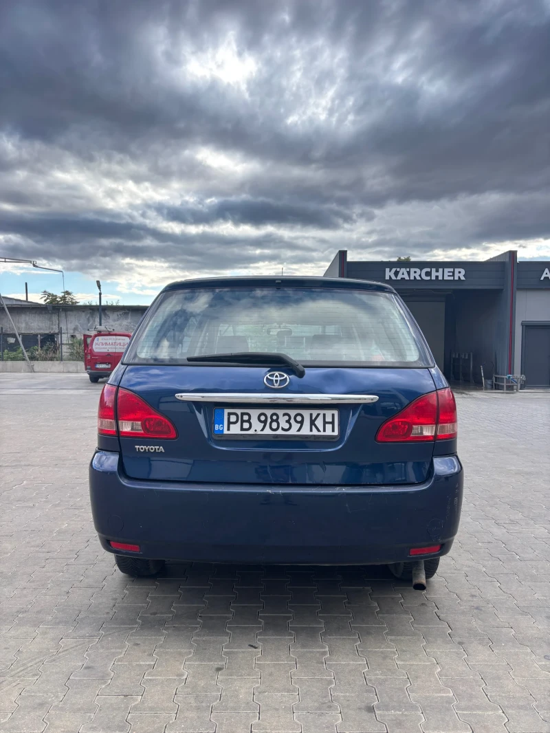 Toyota Avensis verso 2.0 D-4D, снимка 4 - Автомобили и джипове - 52674285